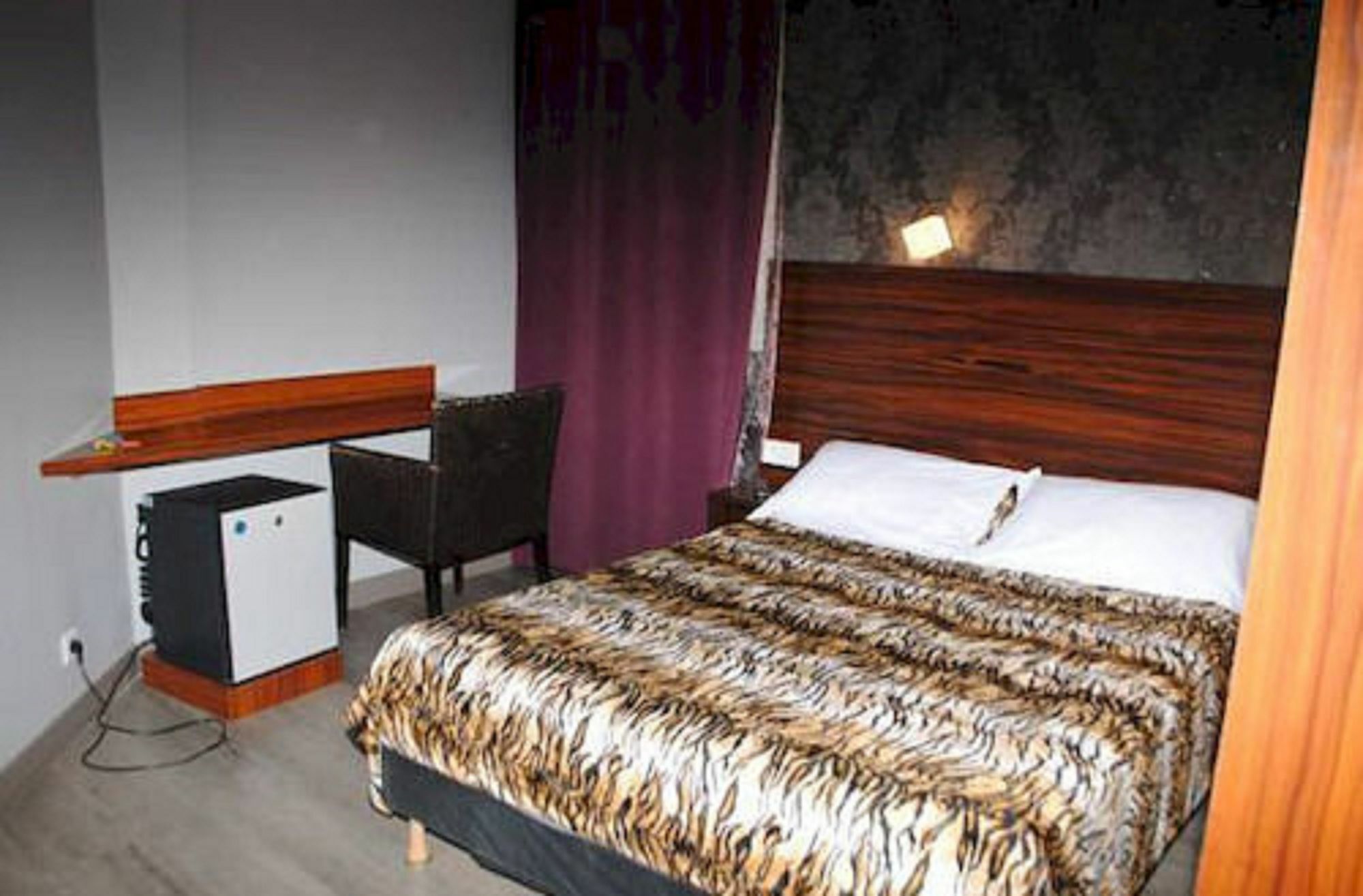 Hotel De Menilmontant Paris Ngoại thất bức ảnh